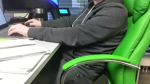 Snapshot of numlove chatting on February 2025 10:40:02 AM Slave for Mistress and Master online show from February 2025 10:40:02 AM