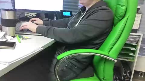 Snapshot of numlove chatting on February 2025 10:04:02 AM Slave for Mistress and Master online show from February 2025 10:04:02 AM