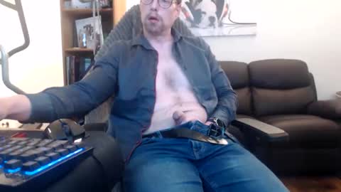 nursefan online show from November 2025 05:45:02 PM