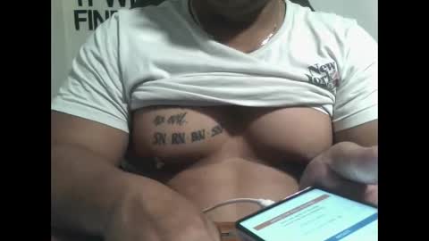 nuumaalii11 online show from September 2025 12:05:02 PM