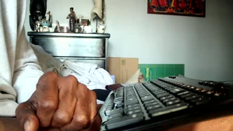 Snapshot of nyakuti chatting on December 2024 06:23:02 PM KN online show from December 2024 06:23:02 PM