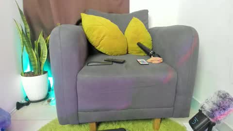 Nia online show from March 2026 11:44:01 PM