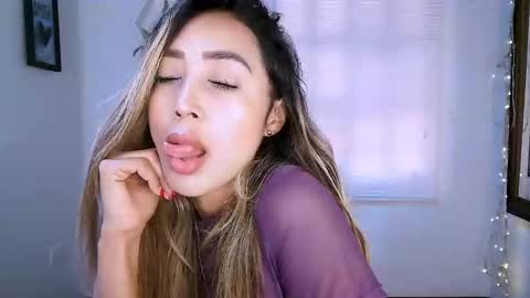 Nycole online show from September 2025 03:03:01 PM