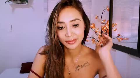 Nycole online show from November 2025 07:36:02 PM