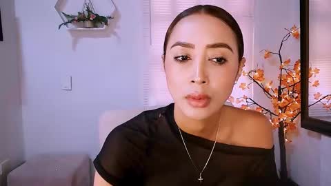 Nycole online show from November 2025 03:13:02 PM