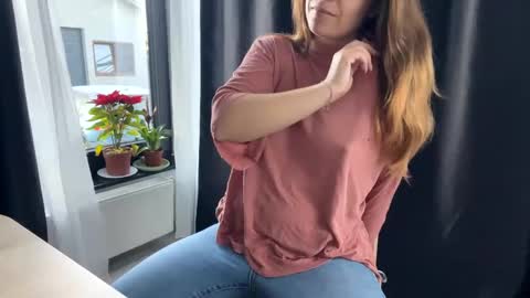 Snapshot of nyconik chatting on January 2025 06:43:02 AM Nicol online show from January 2025 06:43:02 AM