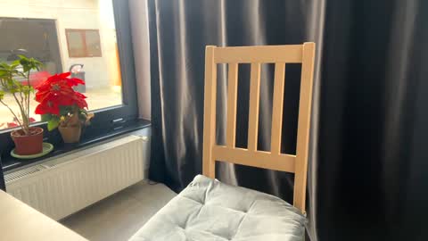 Snapshot of nyconik chatting on October 2025 07:09:01 AM Nicol online show from October 2025 07:09:01 AM