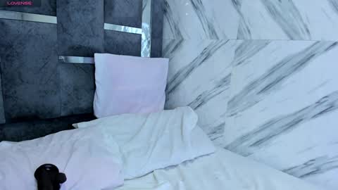 xionela gates online show from January 2025 10:45:02 PM