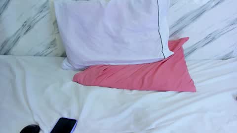 xionela gates online show from January 2025 12:09:01 AM