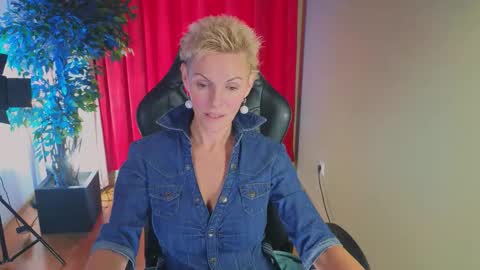 Snapshot of nymphvariety chatting on October 2025 05:26:02 AM nymphvariety online show from October 2025 05:26:02 AM