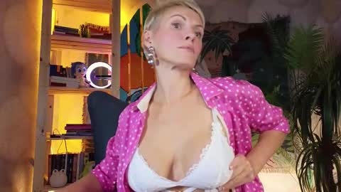 Snapshot of nymphvariety chatting on October 2025 05:39:01 AM nymphvariety online show from October 2025 05:39:01 AM