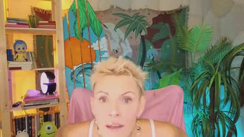 Snapshot of nymphvariety chatting on October 2025 05:28:01 AM nymphvariety online show from October 2025 05:28:01 AM