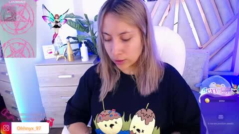 Alex   .    online show from January 2025 08:09:01 PM