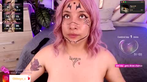 Alex   .    online show from September 2025 12:45:01 AM