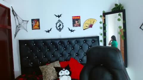 Heidy  online show from May 2026 07:20:01 PM