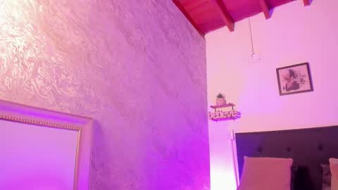 nyxa_ online show from October 2025 09:33:01 PM