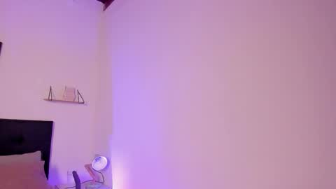 nyxa_ online show from November 2025 02:34:02 AM