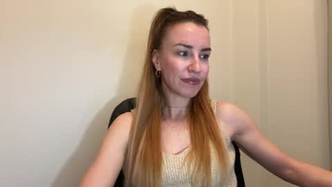 Snapshot of nyxelia_ chatting on April 2026 07:06:02 AM Anastasia online show from April 2026 07:06:02 AM