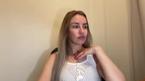Snapshot of nyxelia_ chatting on May 2026 07:04:02 AM Anastasia online show from May 2026 07:04:02 AM