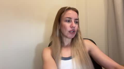 Snapshot of nyxelia_ chatting on May 2026 07:17:01 AM Anastasia online show from May 2026 07:17:01 AM