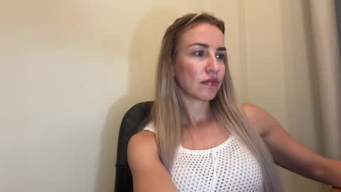 Snapshot of nyxelia_ chatting on June 2026 07:14:02 AM Anastasia online show from June 2026 07:14:02 AM