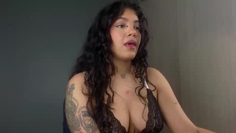 Vale online show from November 2025 12:02:02 AM