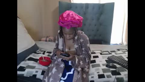 Snapshot of obsessedmimi chatting on May 2026 10:10:01 AM obsessedmimi online show from May 2026 10:10:01 AM