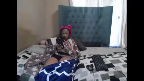 Snapshot of obsessedmimi chatting on May 2026 02:45:01 PM obsessedmimi online show from May 2026 02:45:01 PM