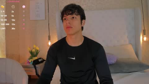 Snapshot of obsidian_soul chatting on June 2026 12:16:02 PM OBSIDIAN online show from June 2026 12:16:02 PM