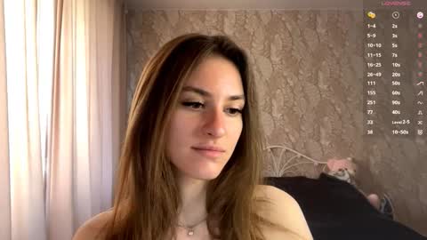 Mia online show from September 2025 09:57:01 AM