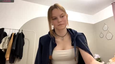 Aneta Bruno online show from October 2025 02:48:01 PM