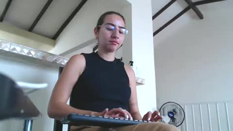 Val online show from February 2025 07:21:01 PM
