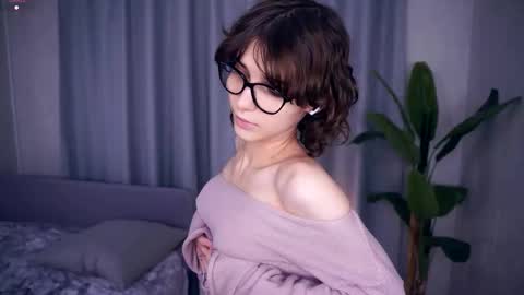 Thea online show from October 2025 07:02:01 PM