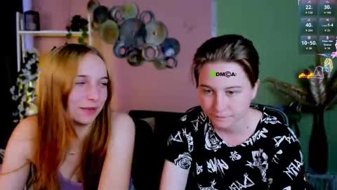 Snapshot of ofelia_peachy chatting on September 2025 06:02:02 AM Ofelia online show from September 2025 06:02:02 AM