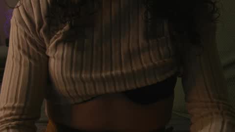 Snapshot of offelie chatting on November 2025 08:13:01 AM Offelie online show from November 2025 08:13:01 AM