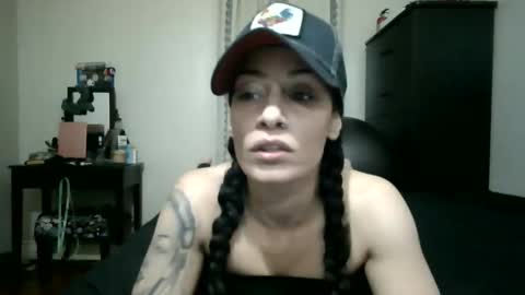 Lit en Cama online show from November 2025 04:47:01 AM