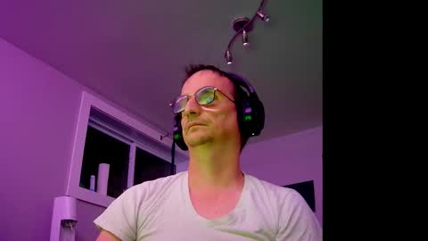 Snapshot of ohbitt chatting on November 2025 04:33:02 AM ohbitt online show from November 2025 04:33:02 AM