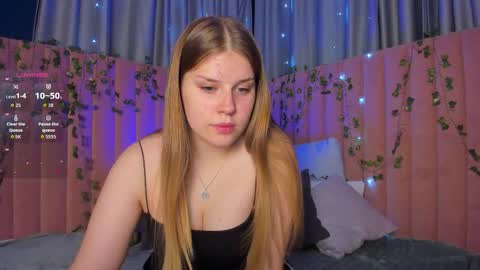 Caitlyn or Catie online show from November 2025 01:19:01 AM