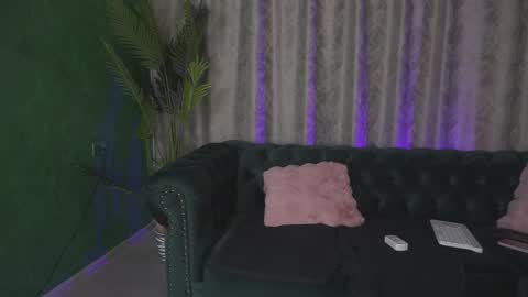 Julia online show from February 2025 10:37:02 AM