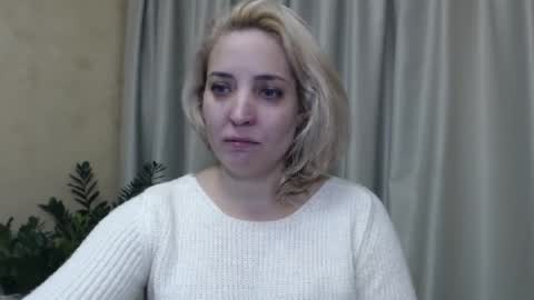 Snapshot of ohsweetmari chatting on December 2024 03:50:02 PM Mari online show from December 2024 03:50:02 PM