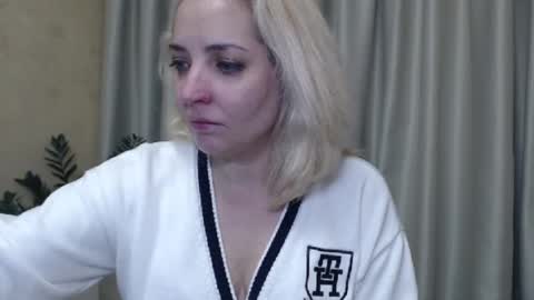 Snapshot of ohsweetmari chatting on December 2024 05:42:01 PM Mari online show from December 2024 05:42:01 PM