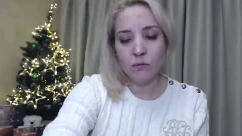 Snapshot of ohsweetmari chatting on December 2024 03:06:02 PM Mari online show from December 2024 03:06:02 PM