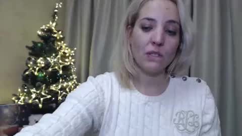 Snapshot of ohsweetmari chatting on December 2024 12:14:02 AM Mari online show from December 2024 12:14:02 AM
