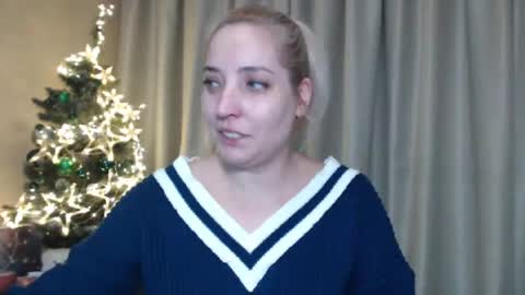 Snapshot of ohsweetmari chatting on December 2024 11:50:02 AM Mari online show from December 2024 11:50:02 AM