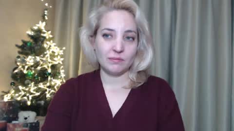 Snapshot of ohsweetmari chatting on December 2024 03:26:01 PM Mari online show from December 2024 03:26:01 PM