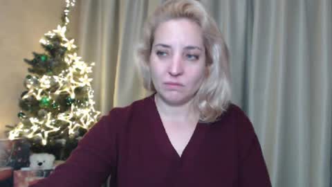 Snapshot of ohsweetmari chatting on December 2024 09:40:02 PM Mari online show from December 2024 09:40:02 PM