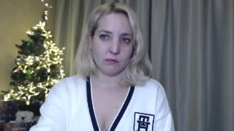 Snapshot of ohsweetmari chatting on January 2025 03:44:01 PM Mari online show from January 2025 03:44:01 PM