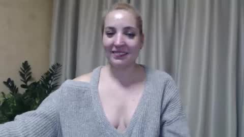 Snapshot of ohsweetmari chatting on January 2025 12:06:01 AM Mari online show from January 2025 12:06:01 AM