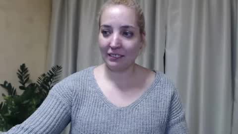 Snapshot of ohsweetmari chatting on February 2025 09:43:02 PM Mari online show from February 2025 09:43:02 PM