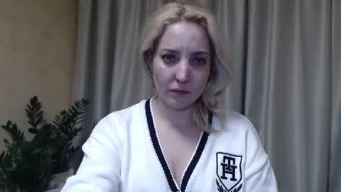 Snapshot of ohsweetmari chatting on February 2025 06:16:01 PM Mari online show from February 2025 06:16:01 PM